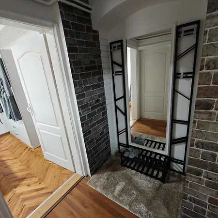 アパート Nena - ルマ